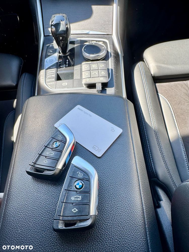 BMW Seria 3 330i xDrive M Sport sport - 26