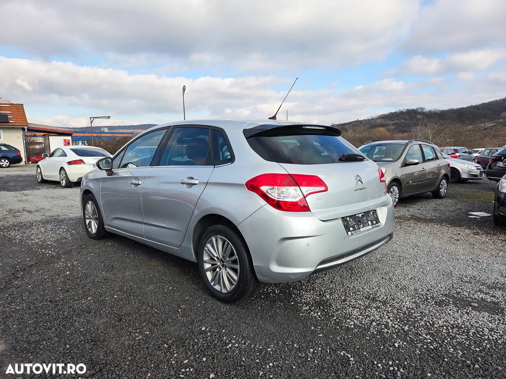 Citroën C4 1.6 16V Confort - 8