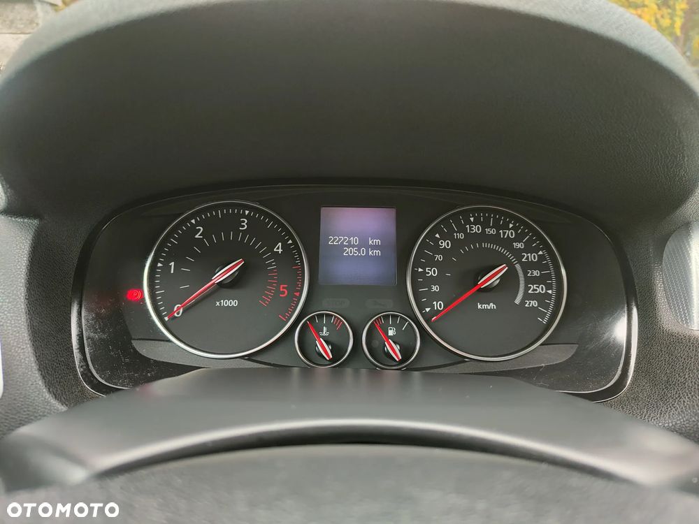 Renault Laguna dCi 150 FAP GT - 21