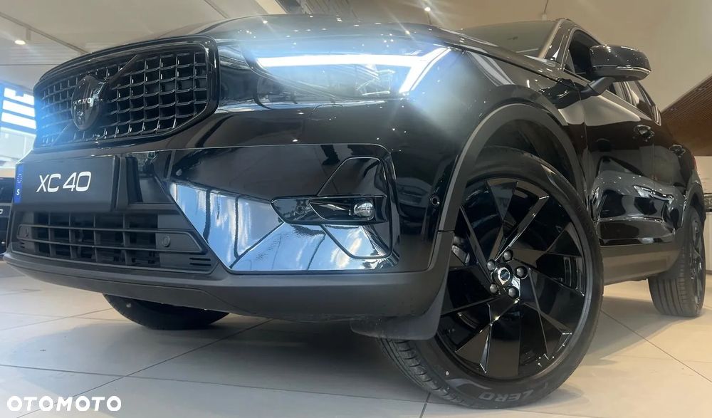 Volvo XC 40 B4 B AWD DKG Ultimate Dark - 9