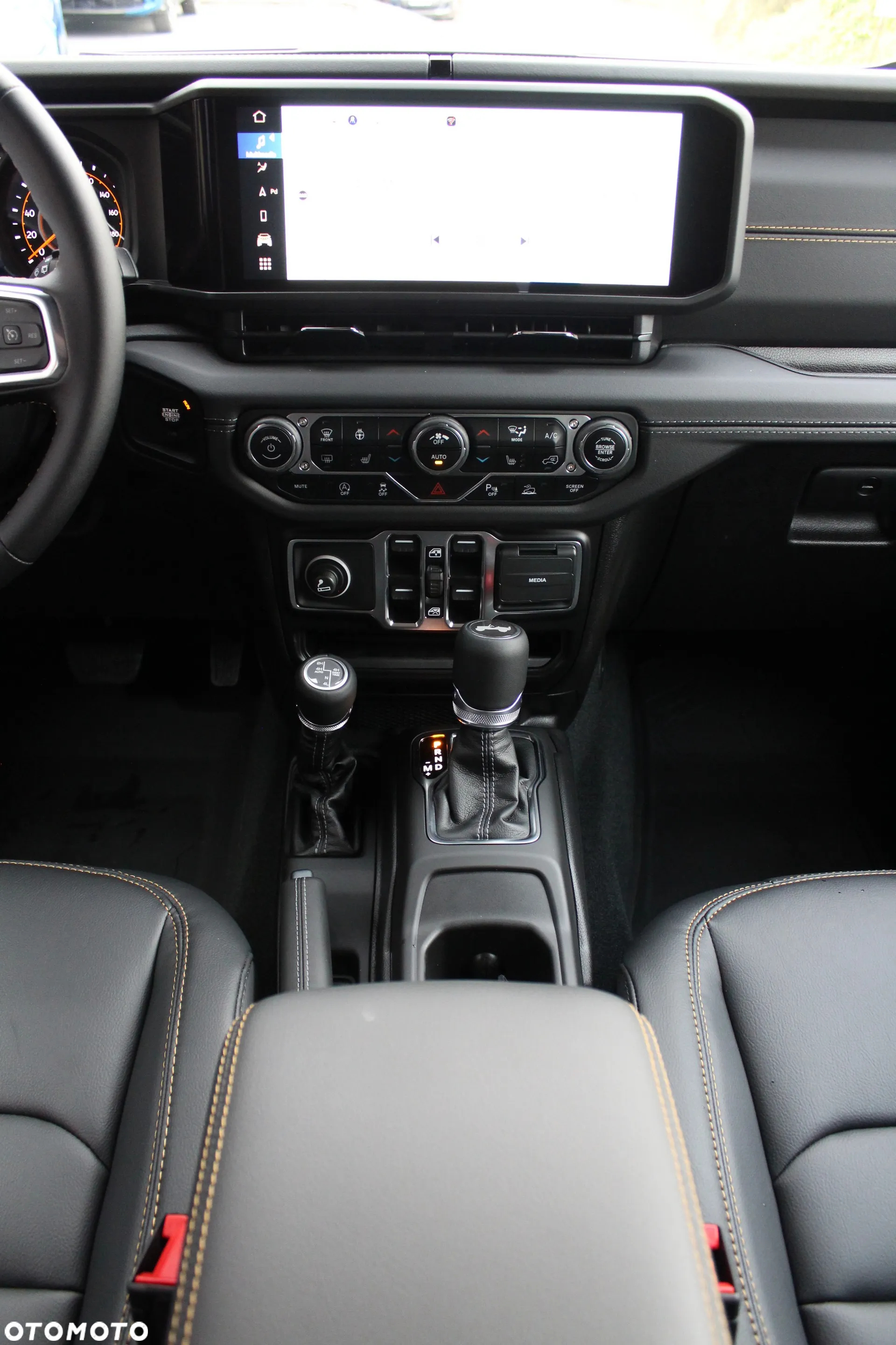 Jeep Wrangler Unlimited GME 2.0 Turbo Sahara - 12