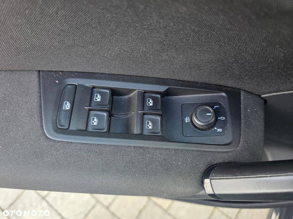 Volkswagen Touran - 18