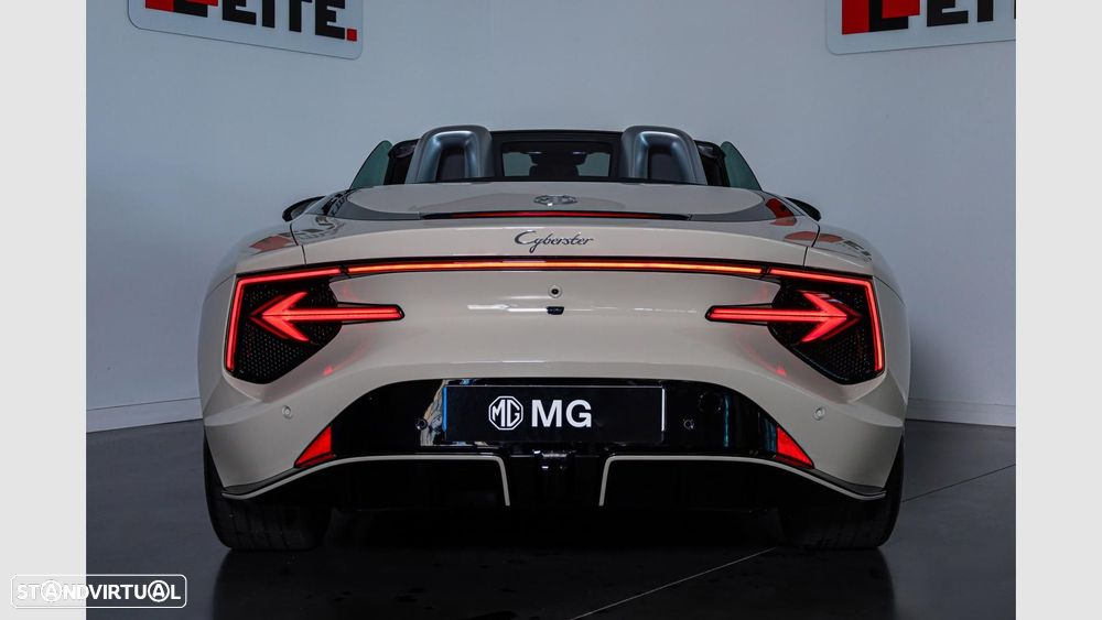 MG Cyberster 77 kWh GT - 21