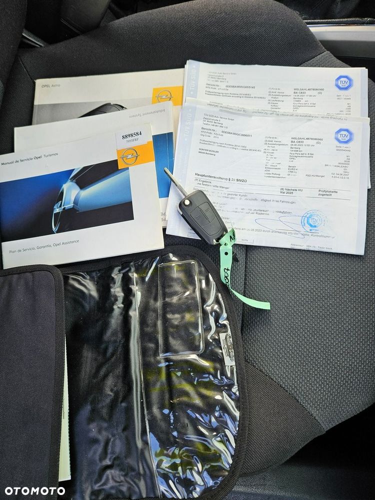 Opel Astra - 16