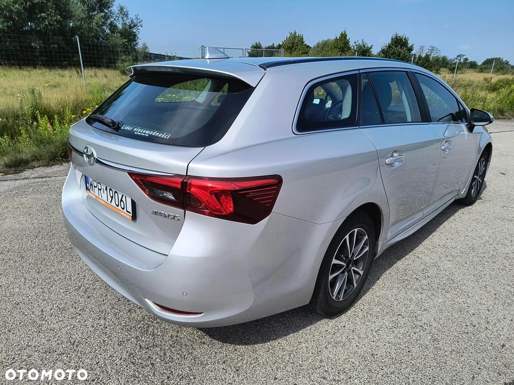 Toyota Avensis 1.8 Premium - 5