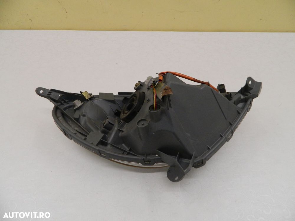 Far stanga Toyota Yaris Verso facelift Halogen, 2004, 2005, 2006. - 5