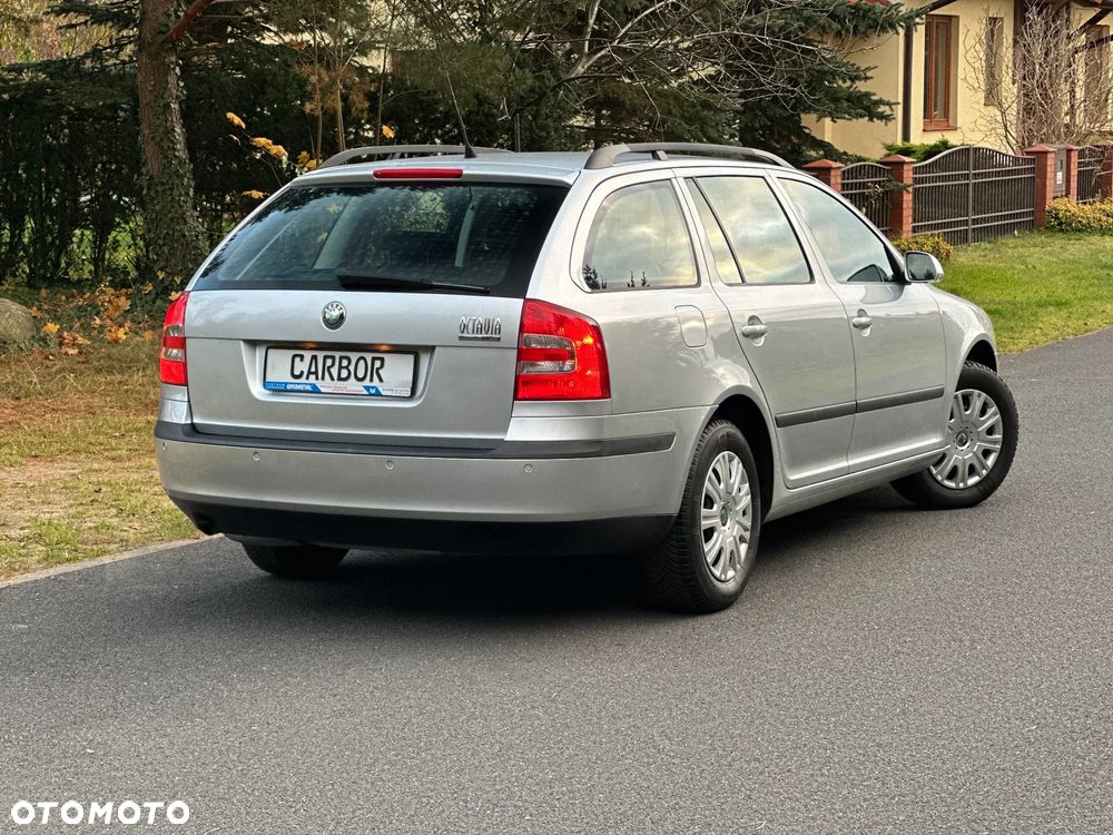 Skoda Octavia 1.6 Ambiente - 12