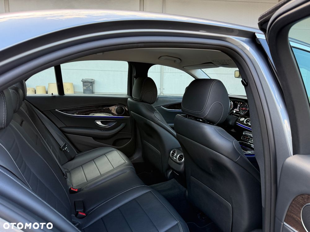 Mercedes-Benz Klasa E 220 d 9G-TRONIC - 14