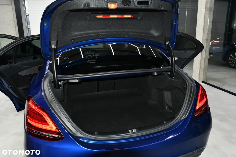 Mercedes-Benz Klasa C 300 d 4MATIC 9G-TRONIC - 28