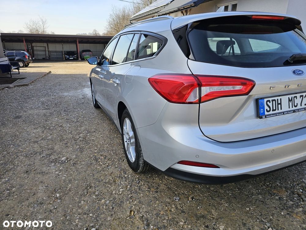 Ford Focus SW - 33