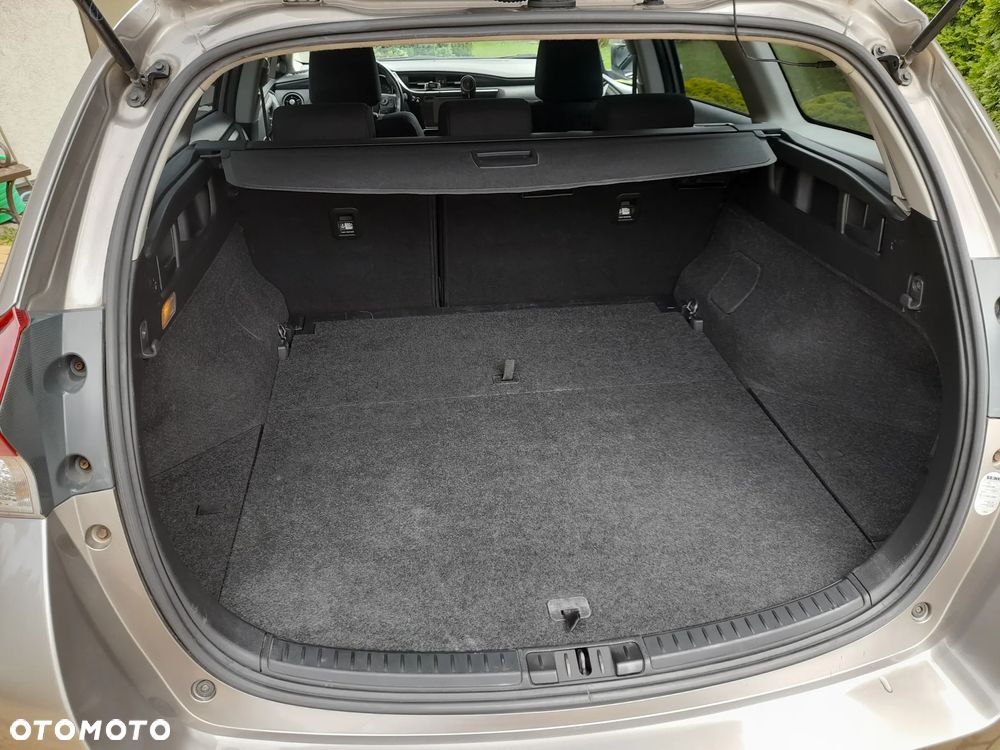 Toyota Auris 1.6 Premium Comfort - 20