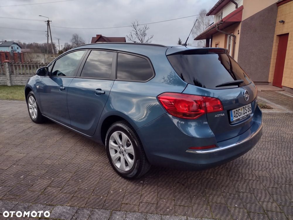 Opel Astra 1.4 Turbo Exklusiv - 2