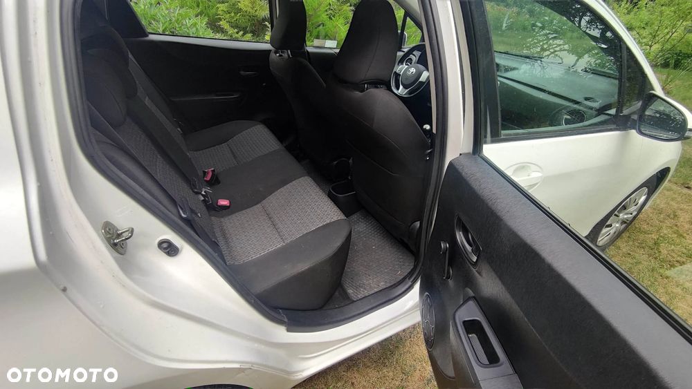 Toyota Yaris - 10