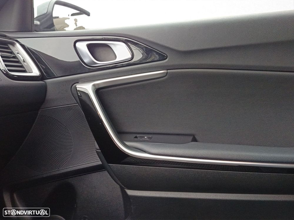 Kia XCeed 1.6 GDi PHEV Drive - 28