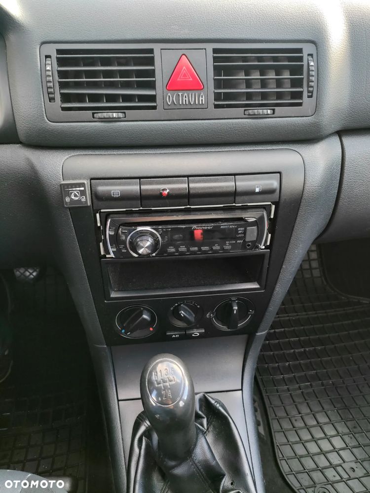 Skoda Octavia 1.6 Tour - 13