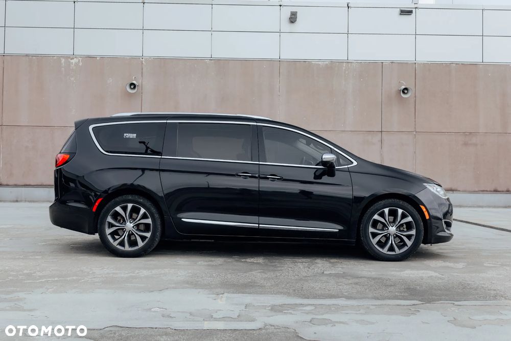 Chrysler Pacifica - 9