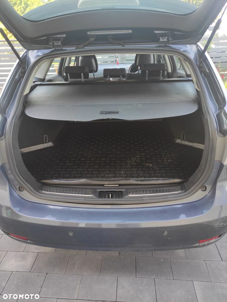 Toyota Avensis - 7
