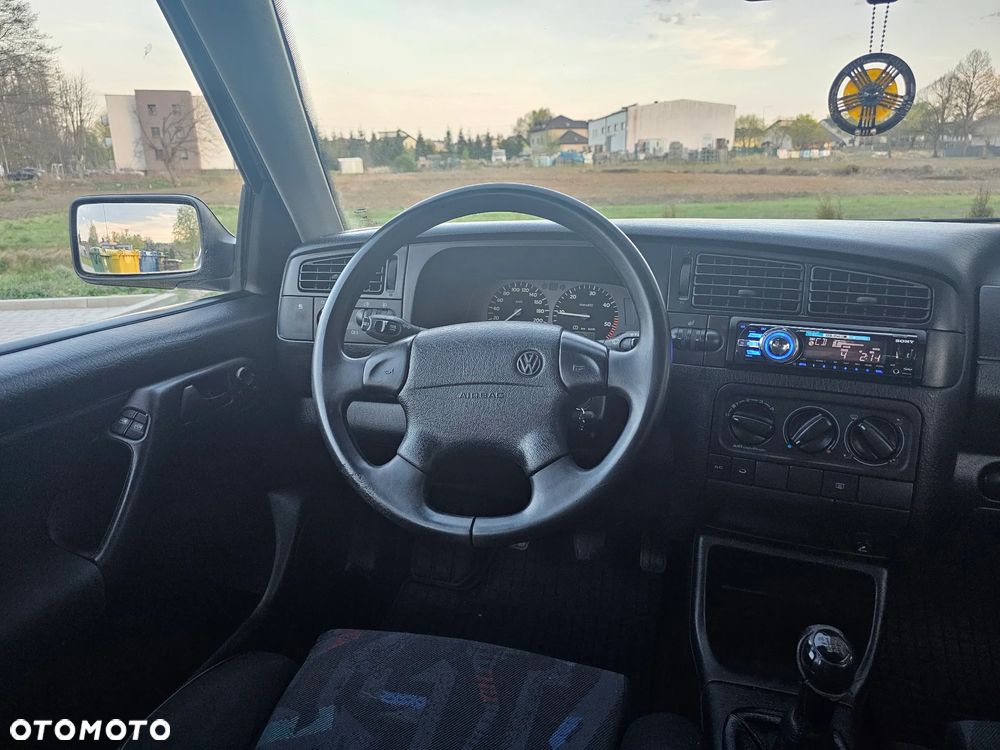 Volkswagen Golf - 13