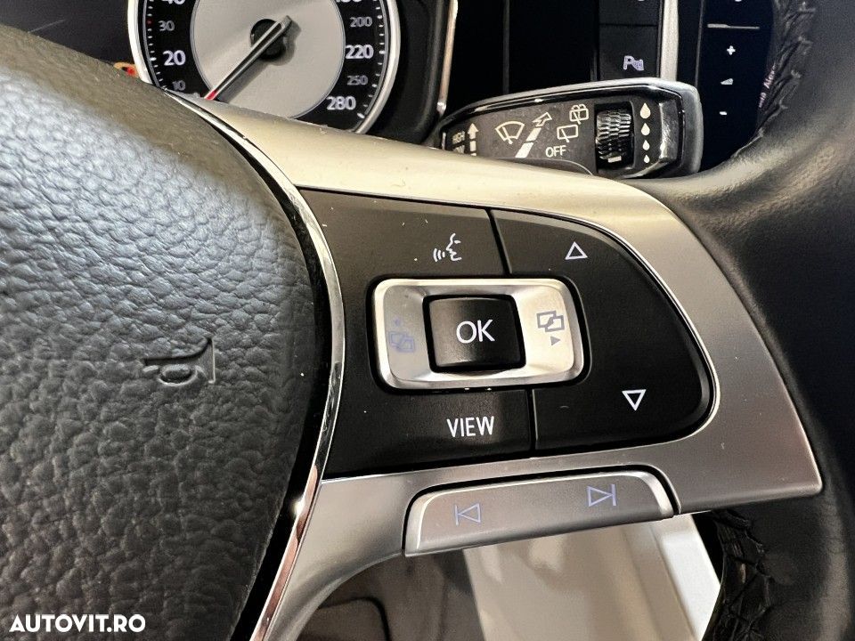 Volkswagen Touareg - 12