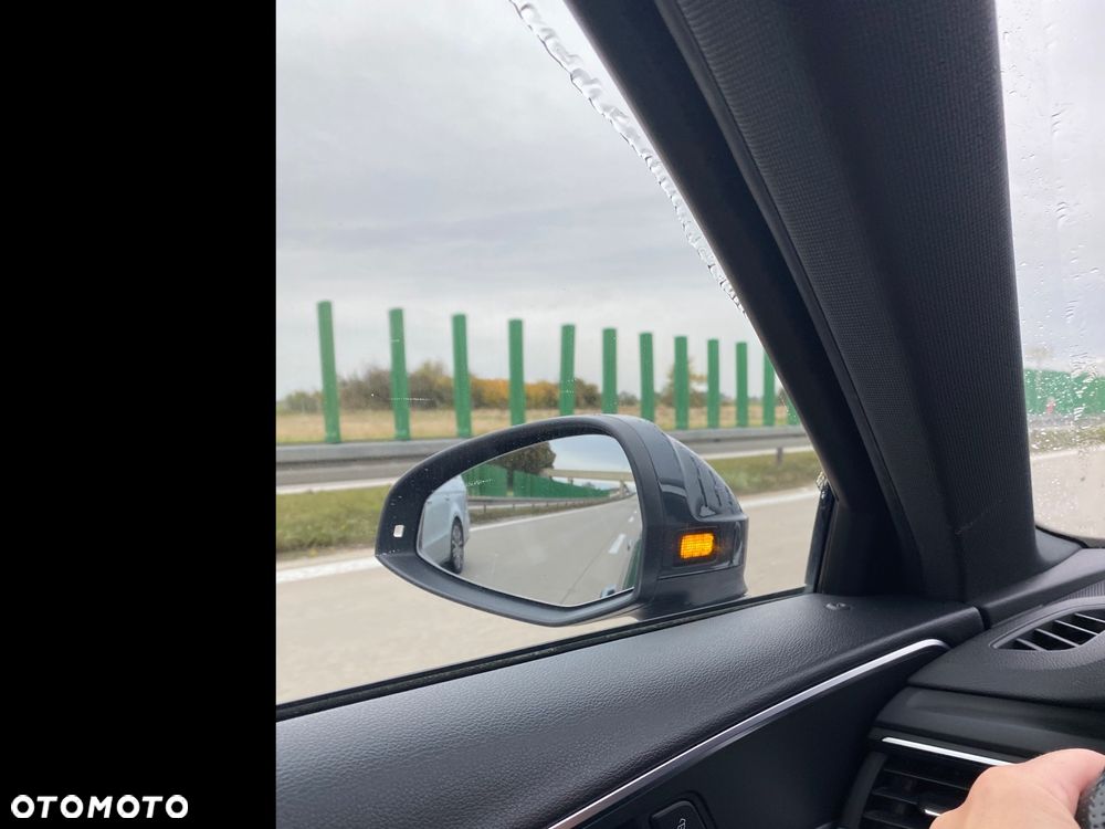 Audi A4 Avant 2.0 TDI Quattro S tronic - 12