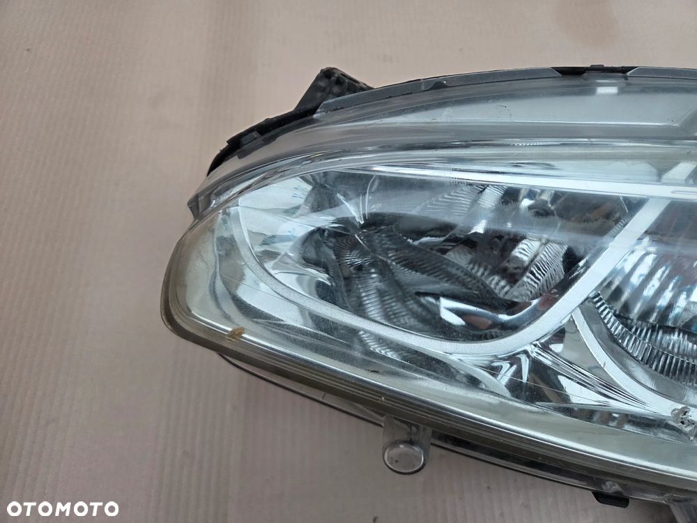 Lampa przednia lewa Peugeot 208 przed LIFT  9802221880 - 2