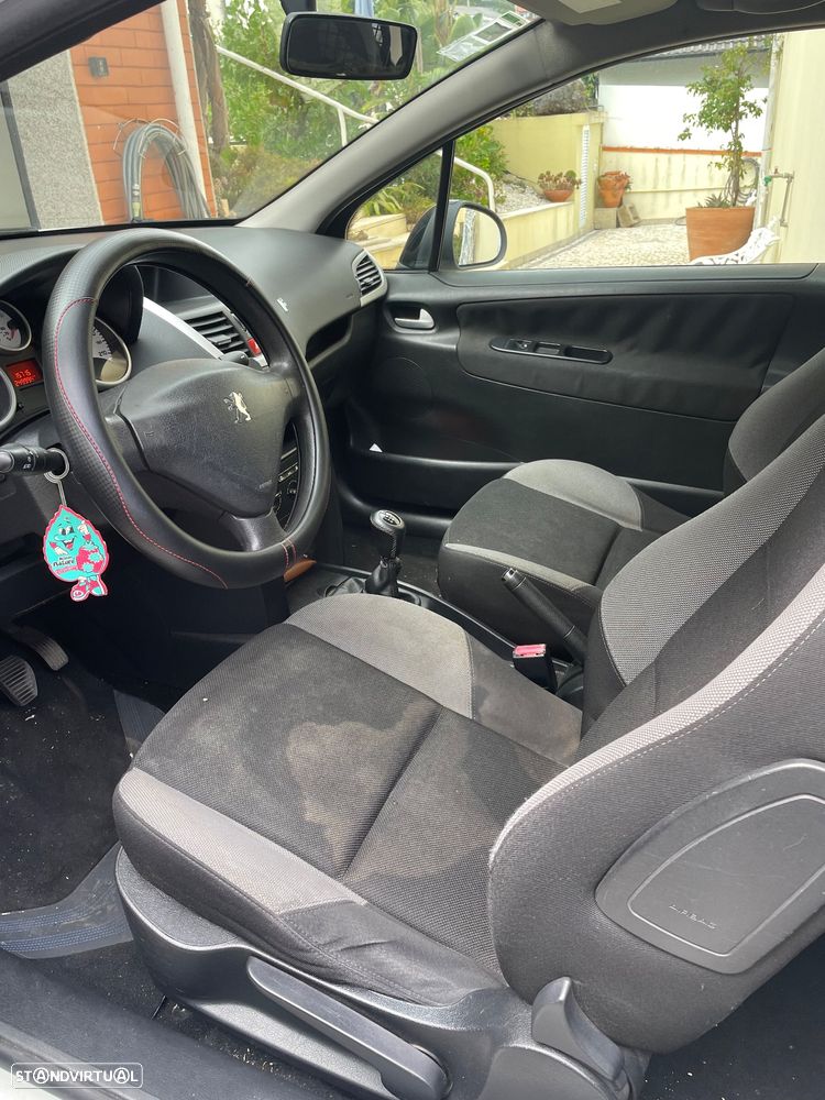Peugeot 207 1.4 HDi Urban - 9