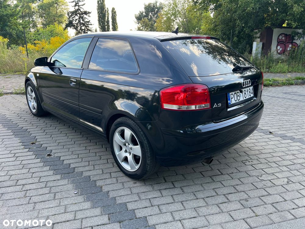 Audi A3 3-drzwiowe 1.6 FSI Ambition - 3