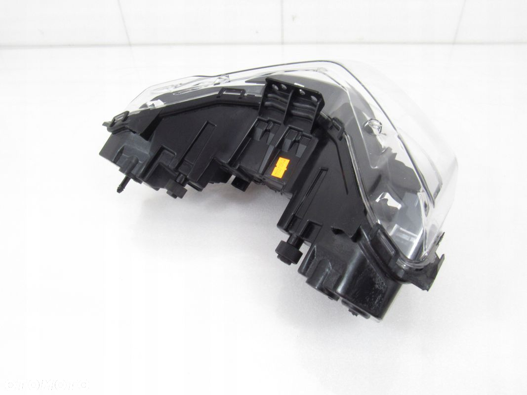 Lampa przód / reflektor BMW CE 04 - 4