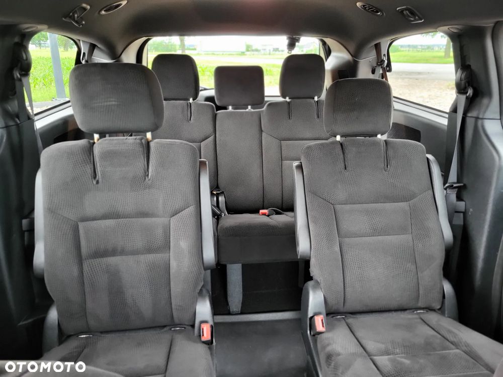 Dodge Grand Caravan - 21