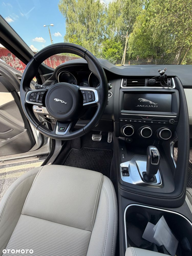 Jaguar E-Pace P300 AWD R-Dynamic S - 22