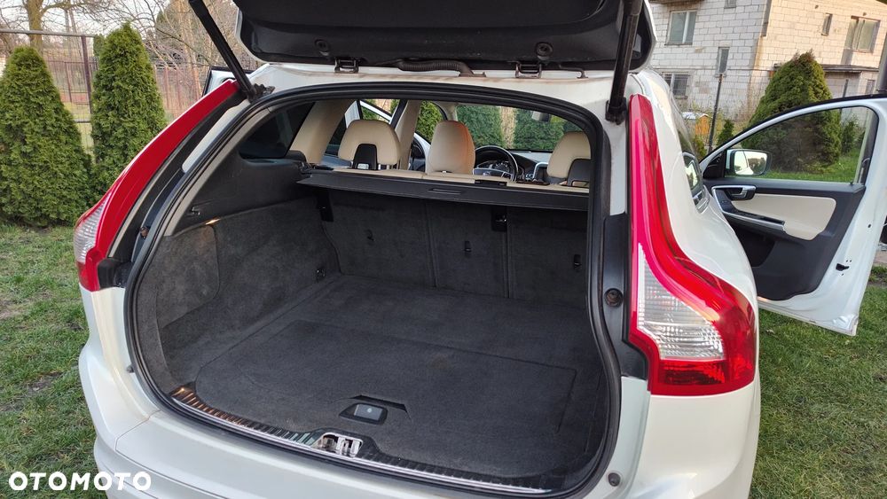 Volvo XC 60 D5 AWD Summum - 28