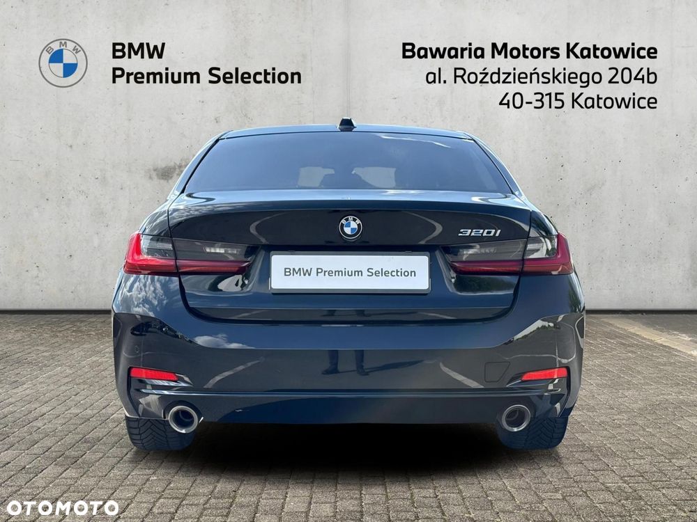 BMW Seria 3 320i - 12