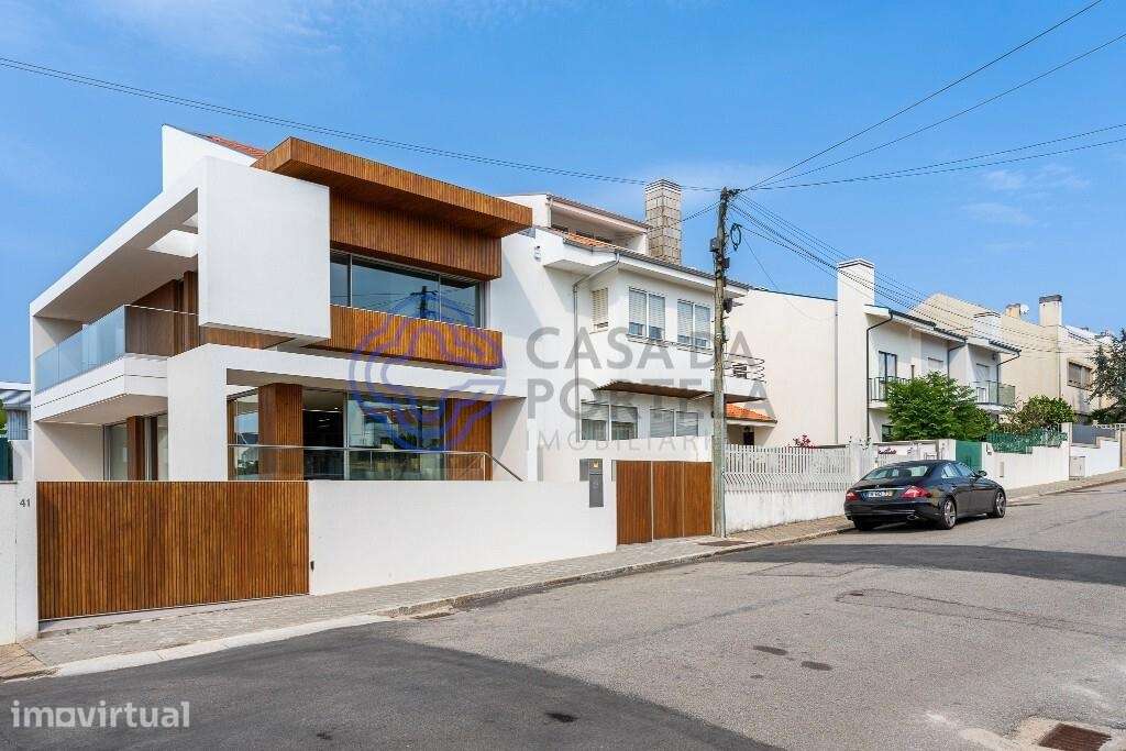 Moradia T4 de Luxo com Piscina a 400 m da Praia de Salgueiros – Vila N - Grande imagem: 3/60