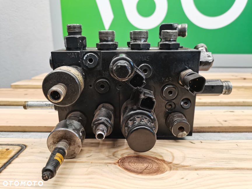 Blok hydrauliczny JCB 8330 Fastrack Hydac 400A6231 - 1
