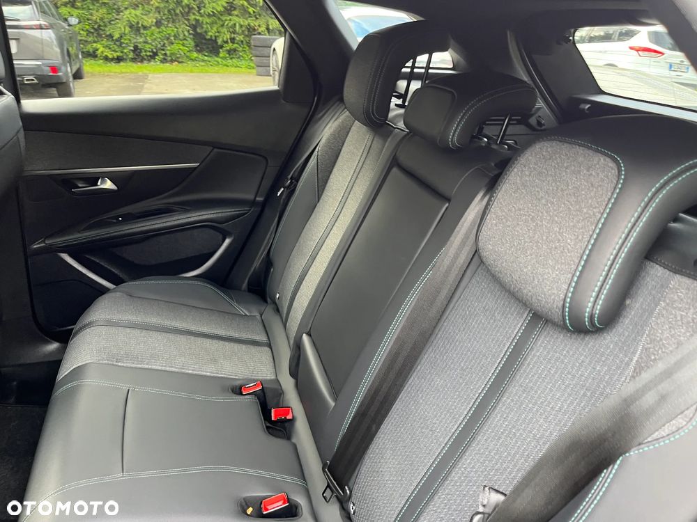 Peugeot 3008 1.6 PureTech Hybrid4 PHEV Allure S&S EAT8 - 9
