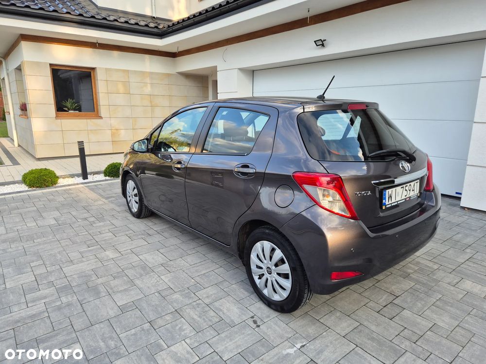 Toyota Yaris 1.4 D-4D Active - 10