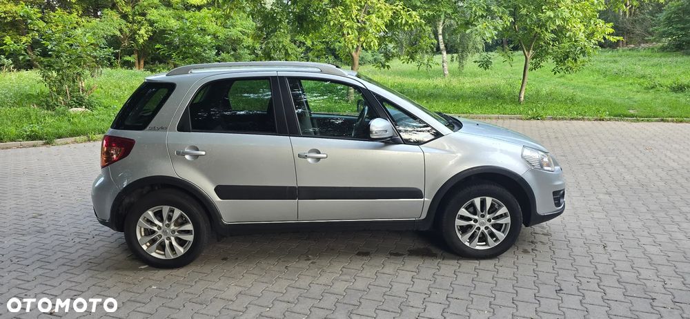 Suzuki SX4 1.6 VVT 4x4 Style - 4