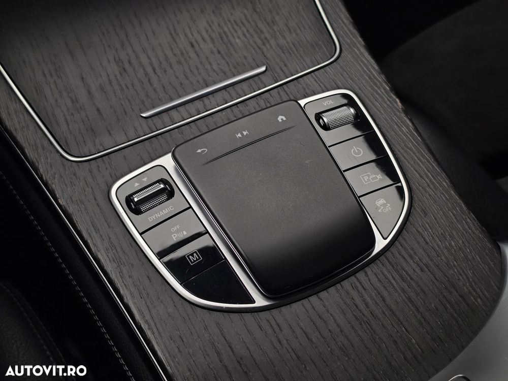 Mercedes-Benz GLC 300 e 4Matic 9G-TRONIC AMG Line Plus - 34