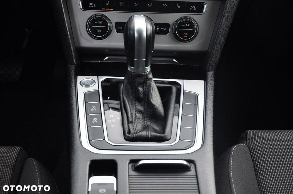 Volkswagen Passat Variant - 33