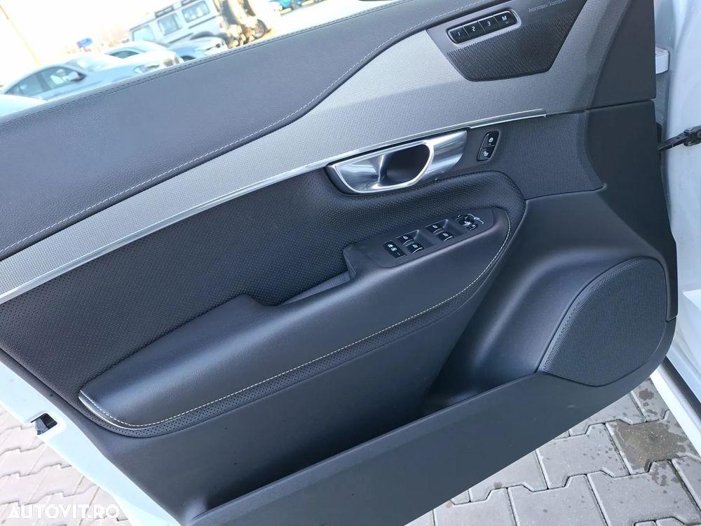 Volvo XC 90 B5 D AWD Plus Dark - 7