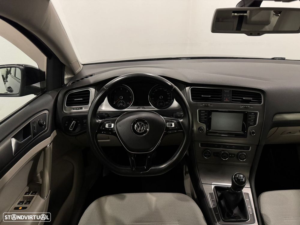 VW Golf 2.0 TDI Confortline - 8