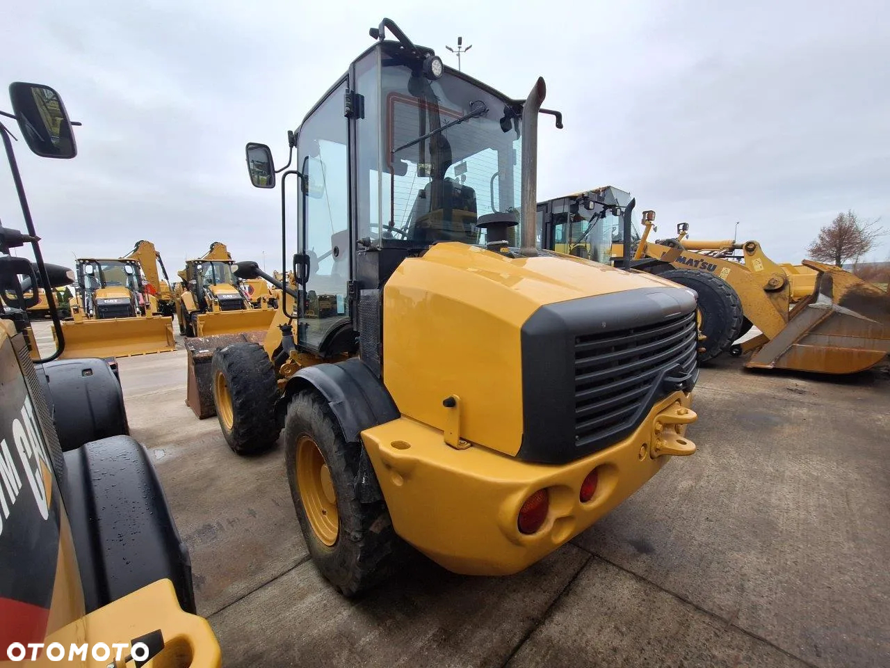 Caterpillar 908M - 5