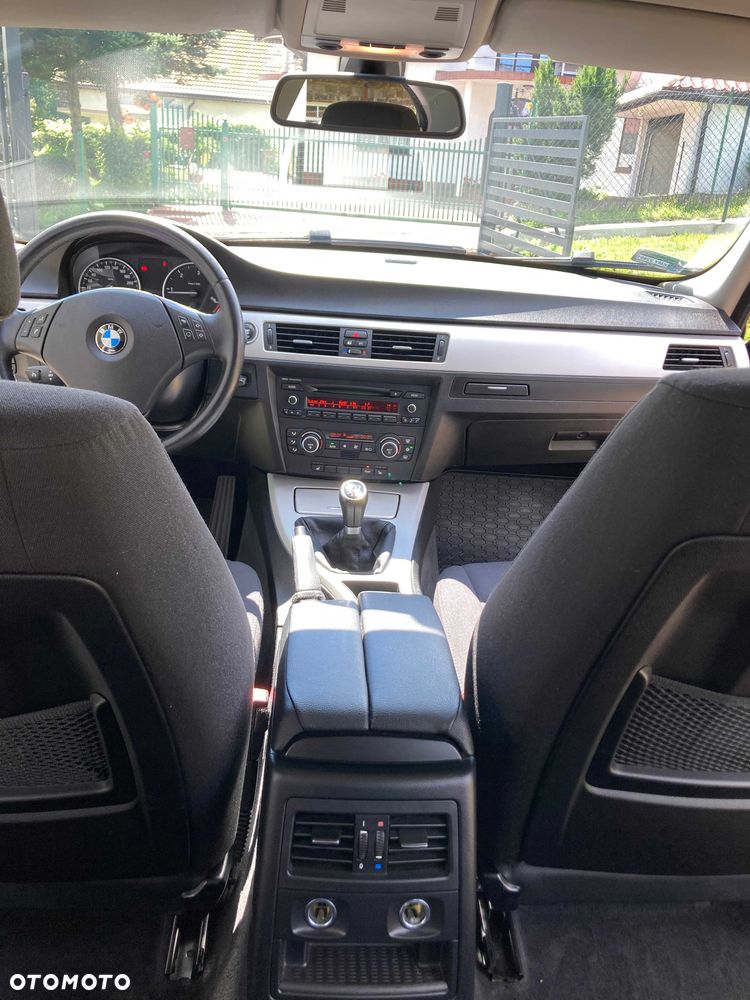BMW 3 Series 2009 photo 5