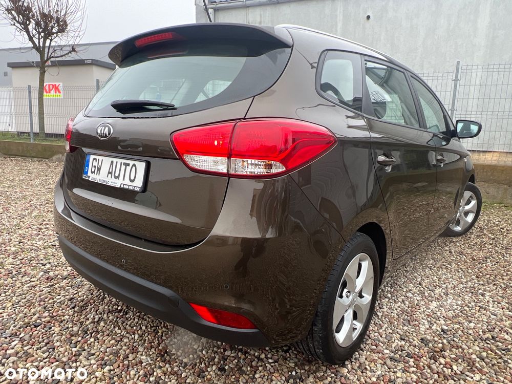 Kia Carens 1.6 GDI Dream Team Edition - 11