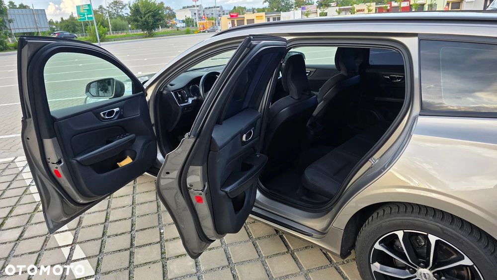 Volvo V60 D4 SCR Momentum - 11