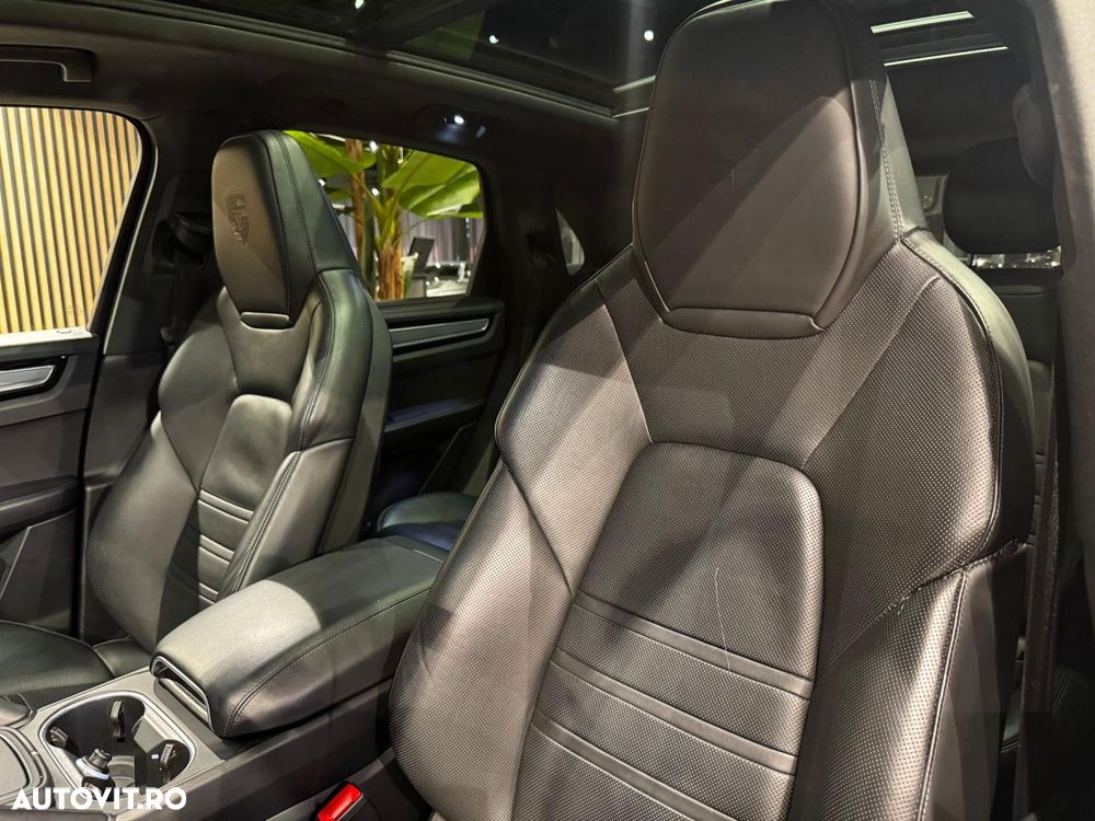 Porsche Cayenne - 24