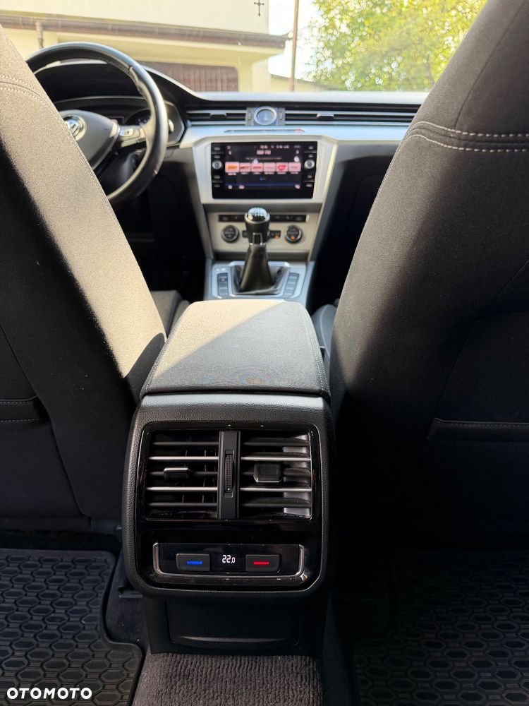Volkswagen Passat - 18