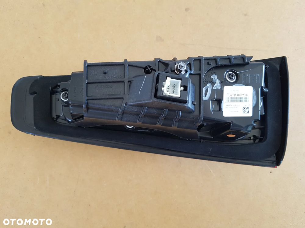 mercedes gls 24^ lampa led lewa na klapę A1679067710 - 3