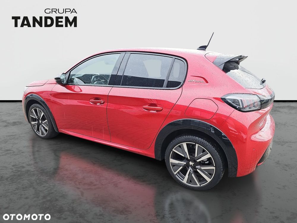Peugeot 208 - 8