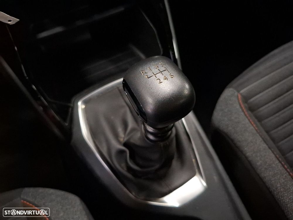 Peugeot 2008 1.2 PureTech Active - 18